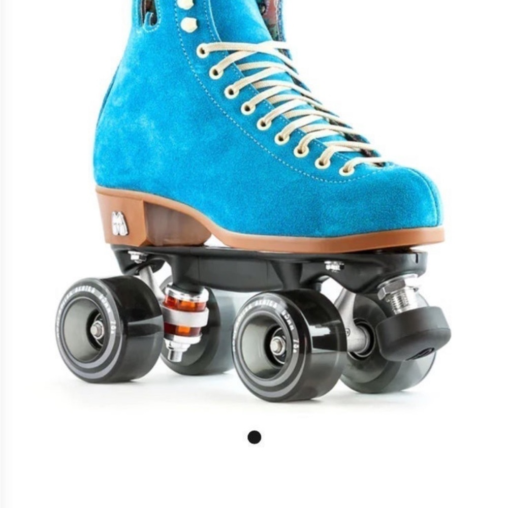 Moxi Lolly Roller Skates Vibrant Pool Blue rollerskate size 6- fits 7- 7.5